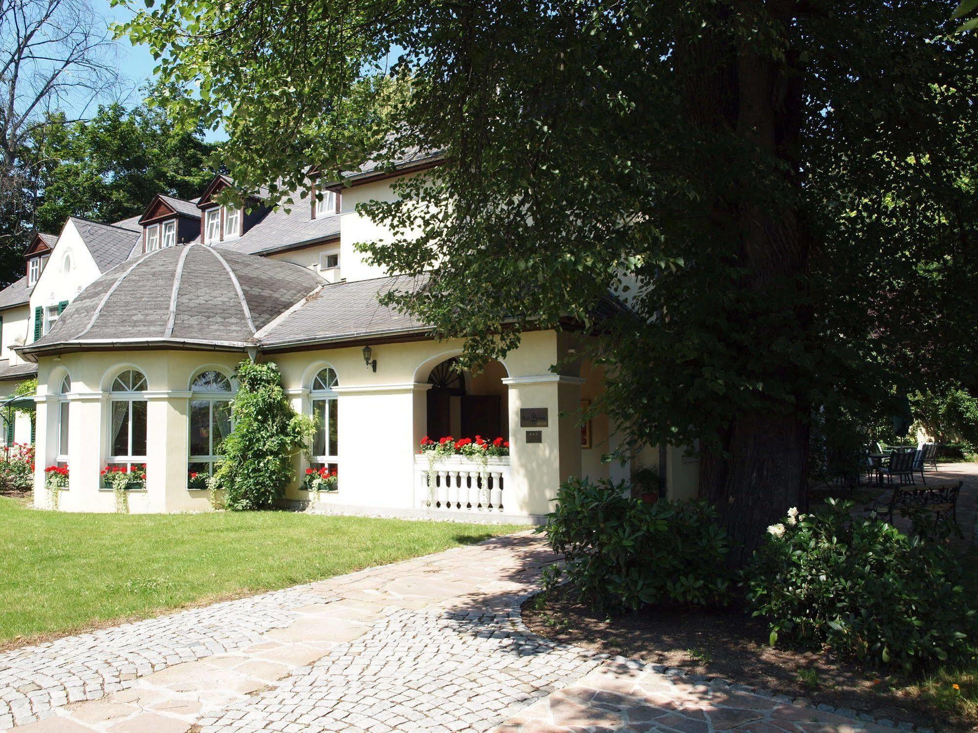 Hotel & Restaurant Bellevue Schmoelln Exterior foto